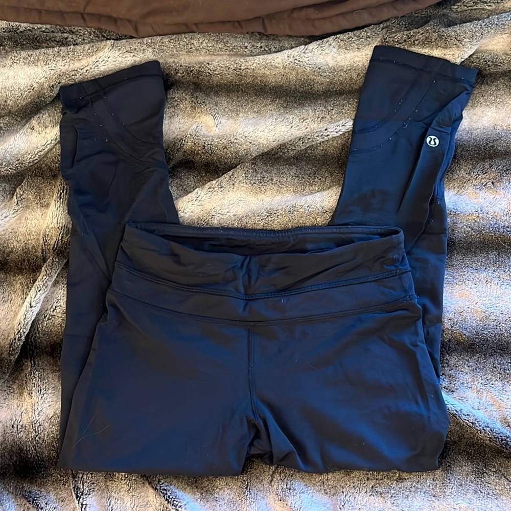 Lululemon black cropped leggings - size 4